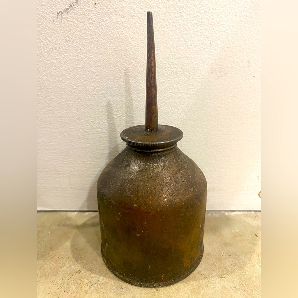 Oil can